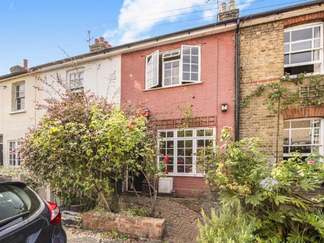 House for sale in Kew, Greater London