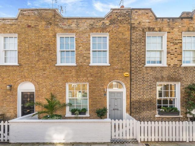 House for sale in Chalk Farm, Greater London