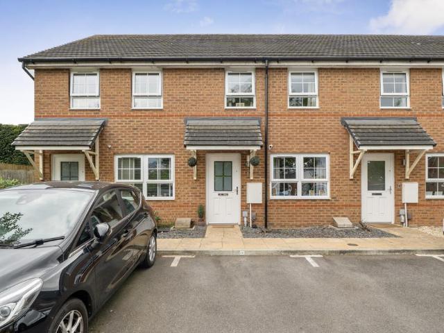 House for sale in Allington, Midway