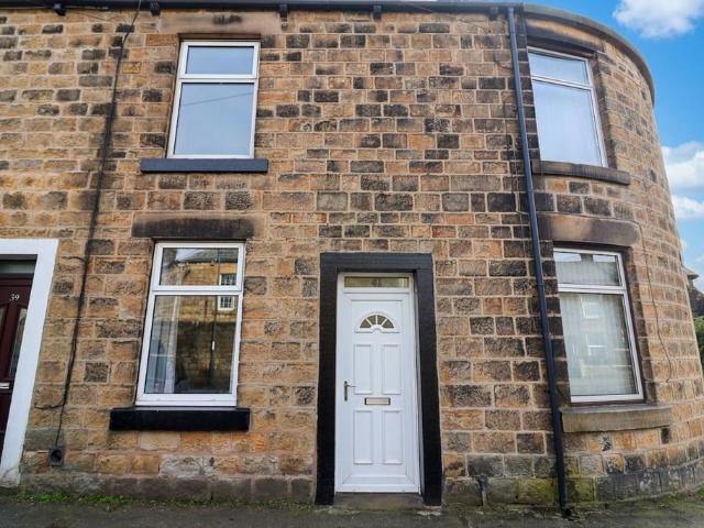House for sale in Charlesworth, East Midlands