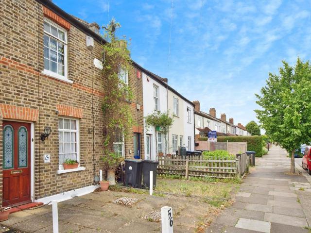 House for sale in Palmers Green, Greater London