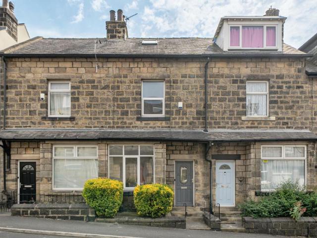 House for sale in Farsley, West Yorkshire