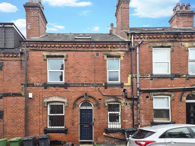 House for sale in Charing Cross, Leeds