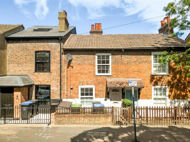 House for sale in Ashlyns Estate, Pouchen End