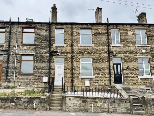 House for sale in Lascelles Hall, Fenay Bridge