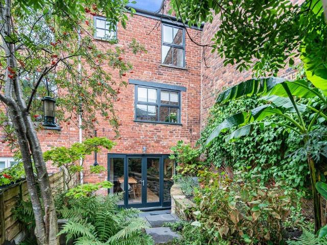 House for sale in Bollinbrook, Macclesfield
