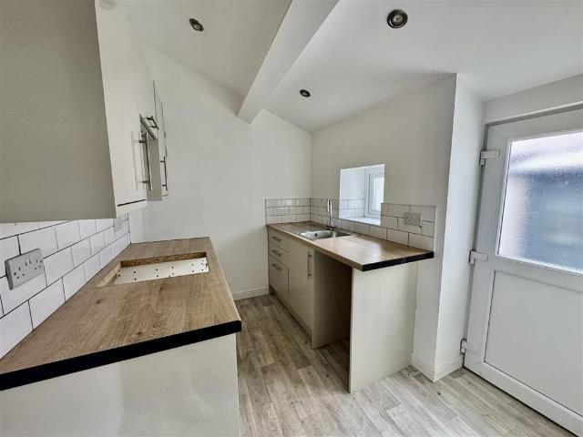 House for sale in Llanaelhaearn, Wales