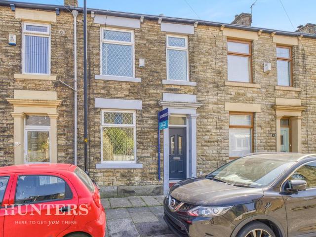 House for sale in Lady House, Burnedge