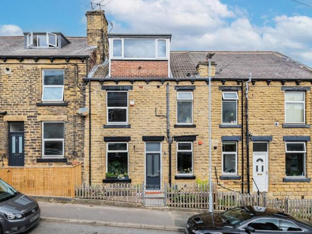 House for sale in Farsley, West Yorkshire