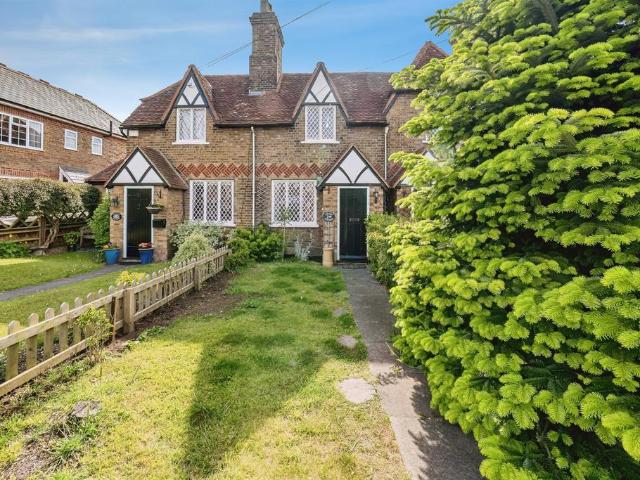House for sale in Swallow, Buckinghamshire