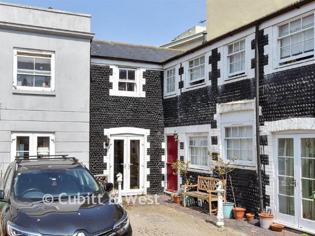 House for sale in Kemptown, Brighton & Hove