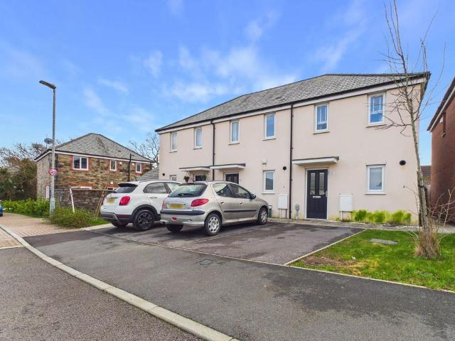 House for sale in Lamellion, Cornwall