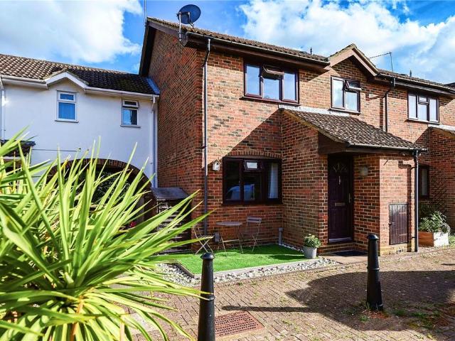 House for sale in Shawfield, Guildford