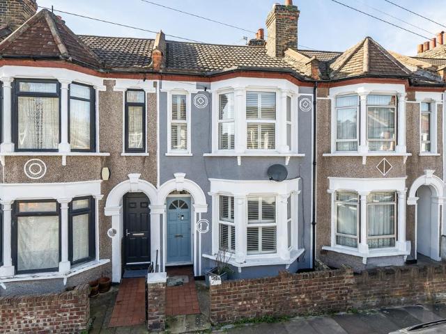 House for sale in London Borough of Lewisham, Ladywell