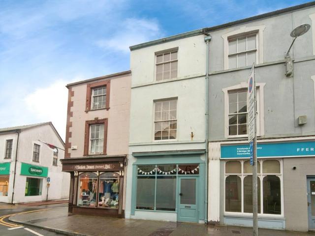 House for sale in Caernarfon