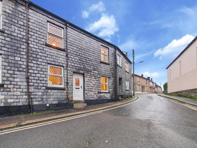 House for sale in Lamellion, Cornwall