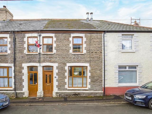 House for sale in Gwaelod-y-garth, Wales