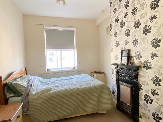 House for sale in Thornhills, Brighouse