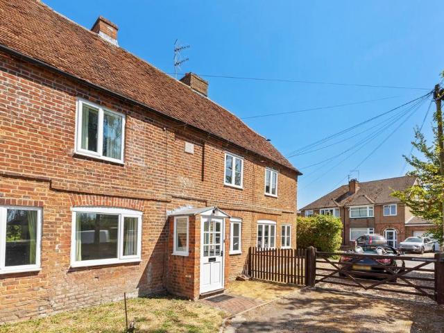 House for sale in Stoke Mandeville, Buckinghamshire