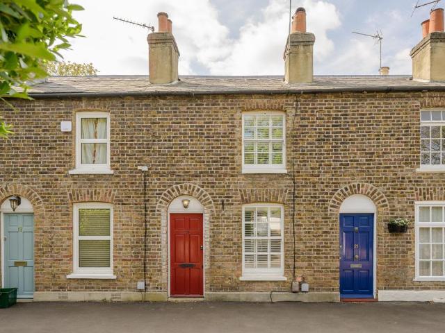 House for sale in London Borough of Merton, Merton Park