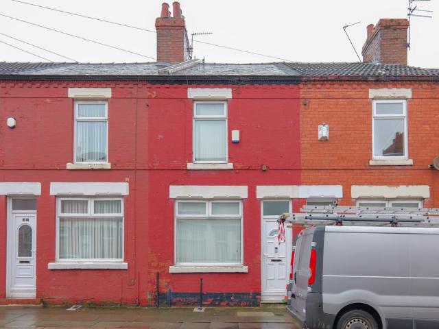 House for sale in Cabbage Hall, Calderstones