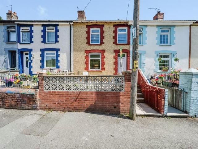 House for sale in Cwm, Waun-lwyd
