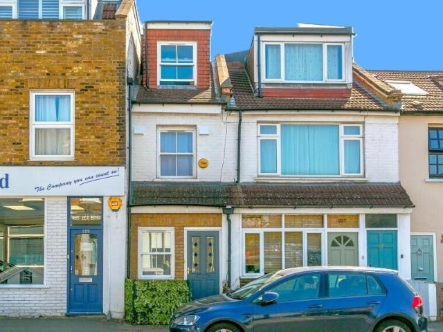 House for sale in Kew, Greater London