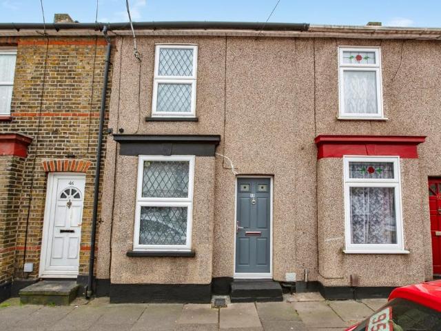 House for sale in Aveley, Essex