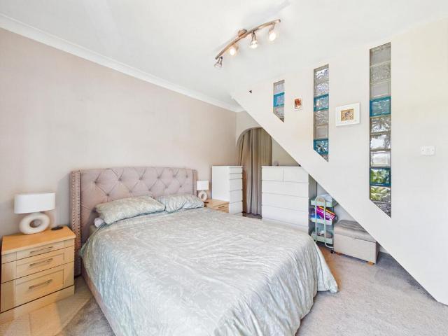 House for sale in Lower Mickletown, Leeds