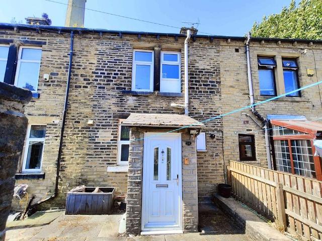House for sale in Akroydon, Halifax