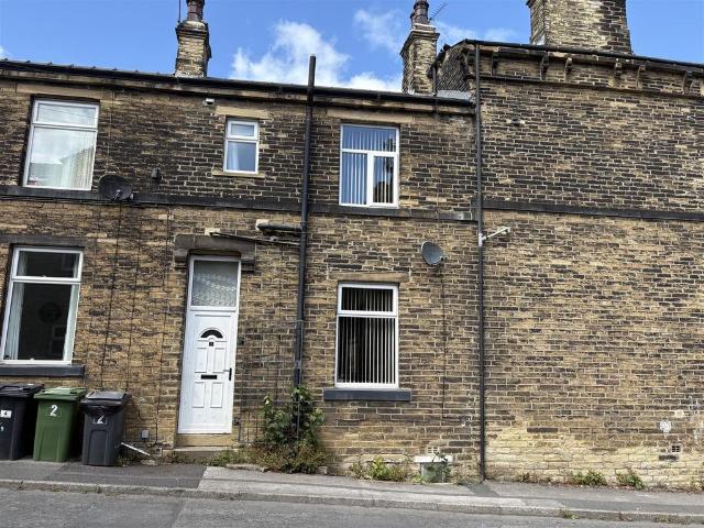 House for sale in Cleckheaton, West Yorkshire