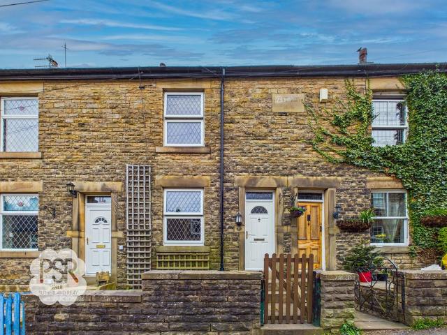 House for sale in Charlesworth, East Midlands