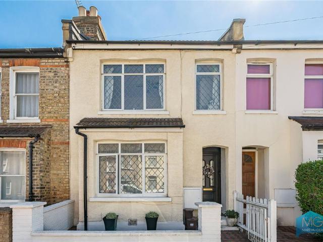 House for sale in Finchley, Greater London