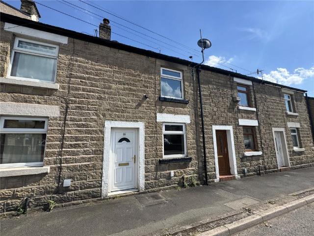 House for sale in Charlesworth, East Midlands