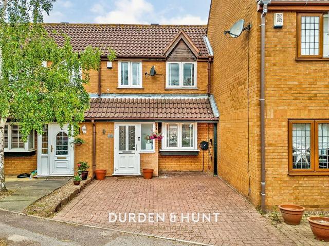 House for sale in Elm Park, Greater London