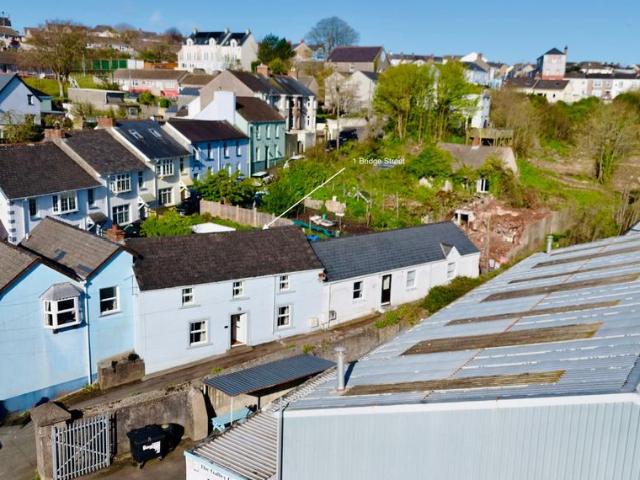 House for sale in Milford Haven, Wales
