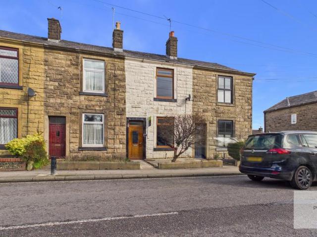 House for sale in Kirklees, Bury