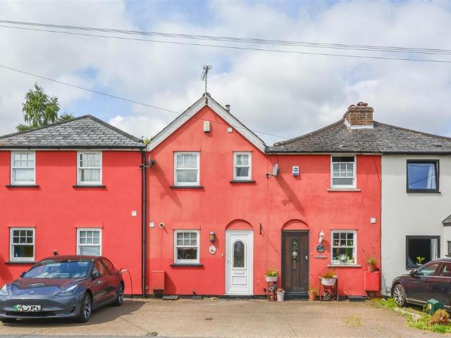 House for sale in Navestock Side, Essex