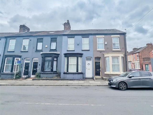 House for sale in Elm Park, Calderstones