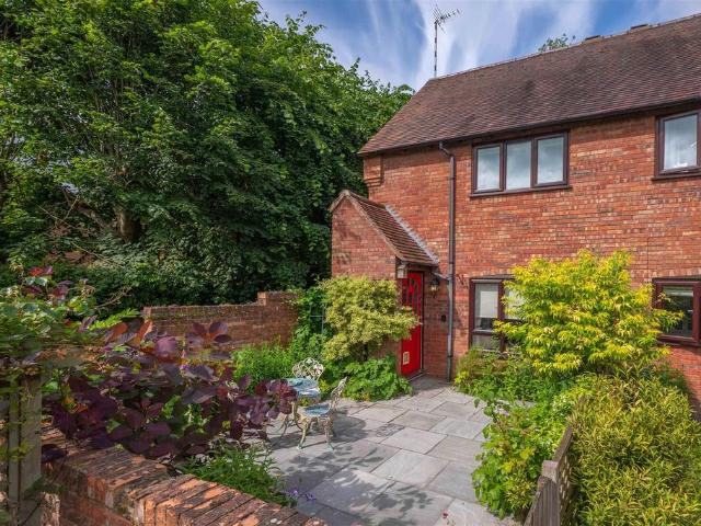 House for sale in Alderminster, Warwickshire