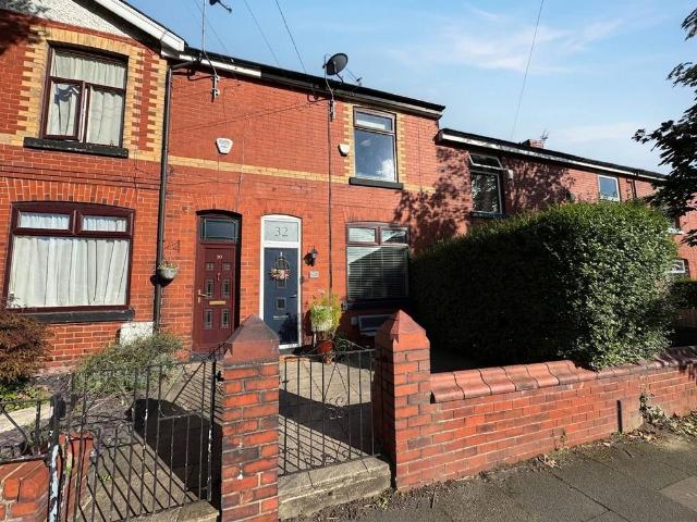 House for sale in Roe Green, Salford