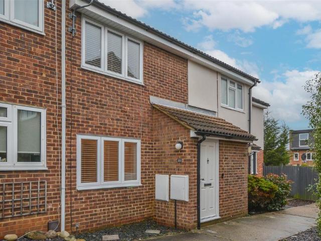 House for sale in Hutton Mount, Navestock Side