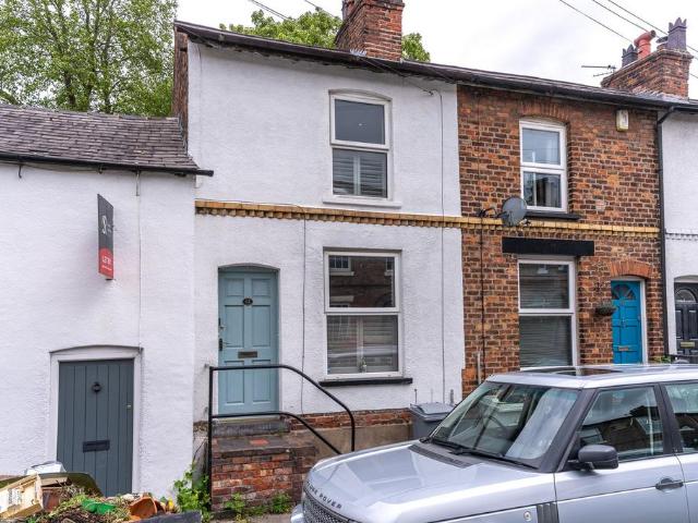 House for sale in Knutsford
