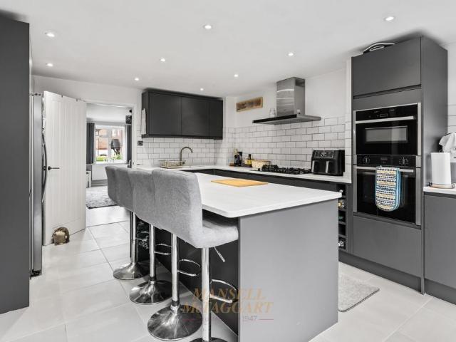 House for sale in Bewbush, Crawley