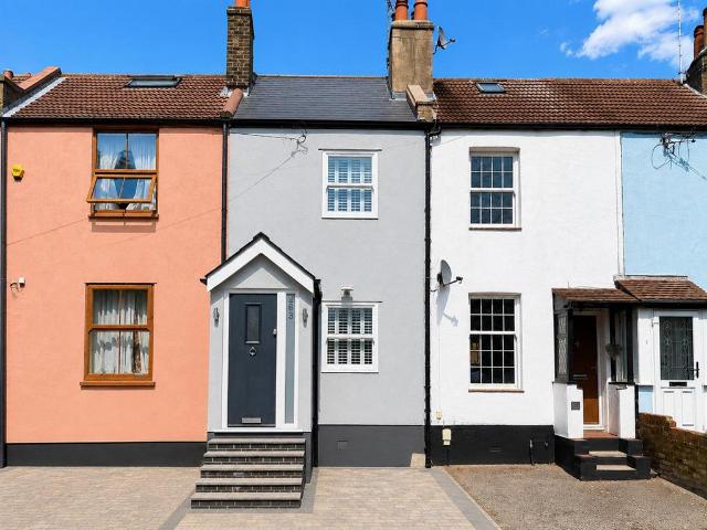 House for sale in Coxtie Green, Navestock Side