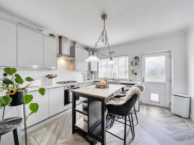 House for sale in Cwmbwrla, Nangreaves