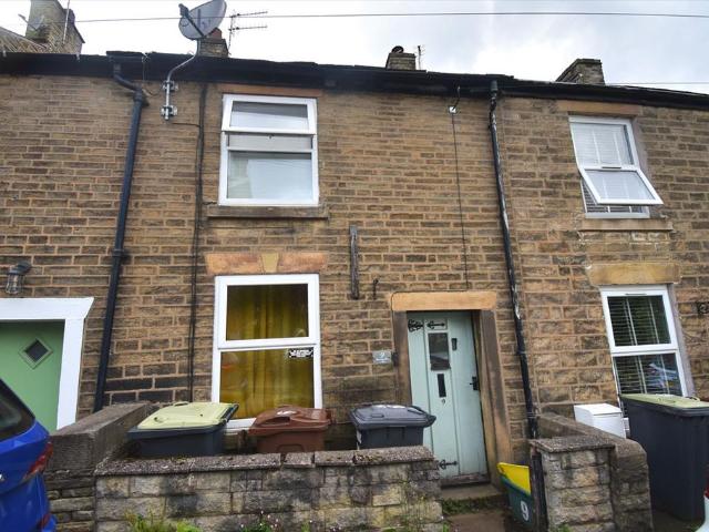 House for sale in Charlesworth, East Midlands
