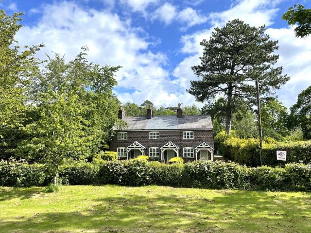 House for sale in Mobberley