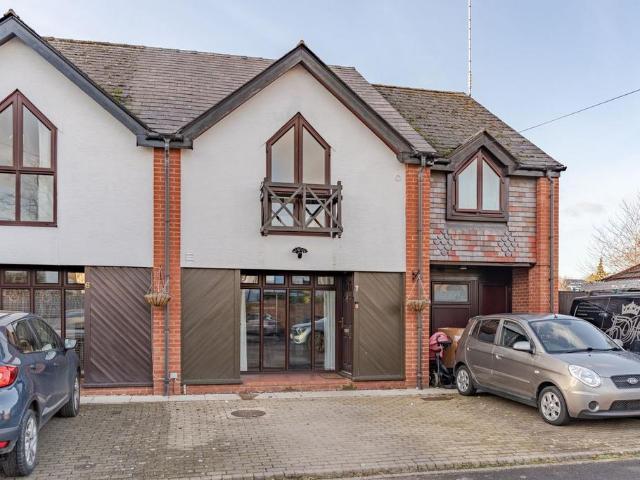 House for sale in Ewens Farm, Golden Valley