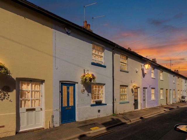 House for sale in Eton